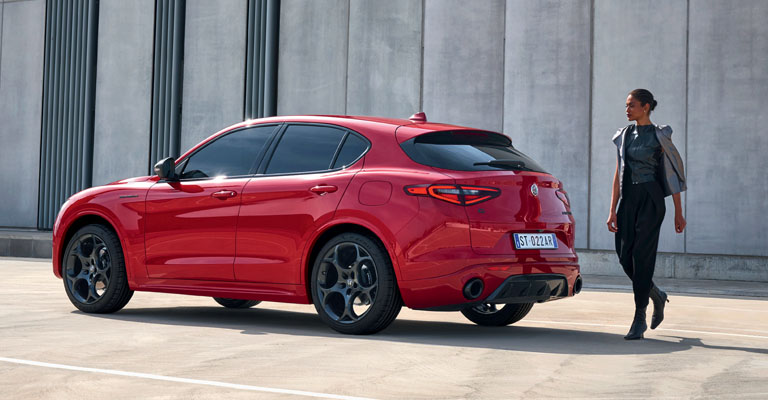 Alfa Romeo Stelvio Estrema tua da 599 Euro al mese, da Spazio a Torino